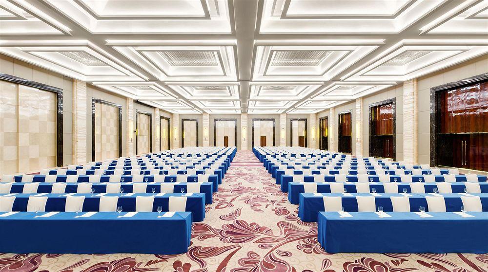 Sheraton Changchun Jingyuetan Hotel מראה חיצוני תמונה