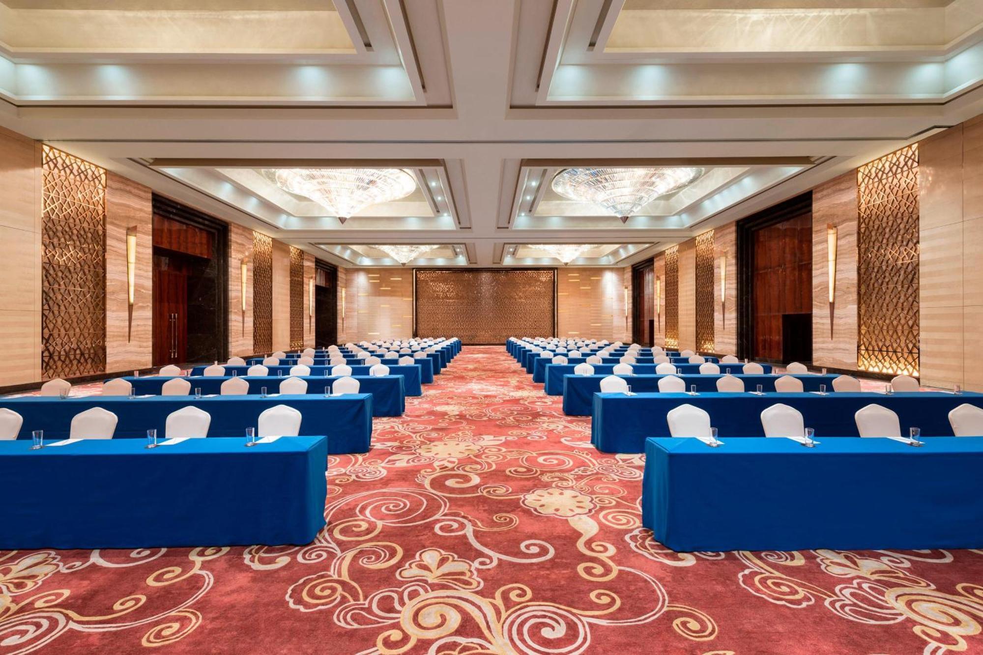 Sheraton Changchun Jingyuetan Hotel מראה חיצוני תמונה
