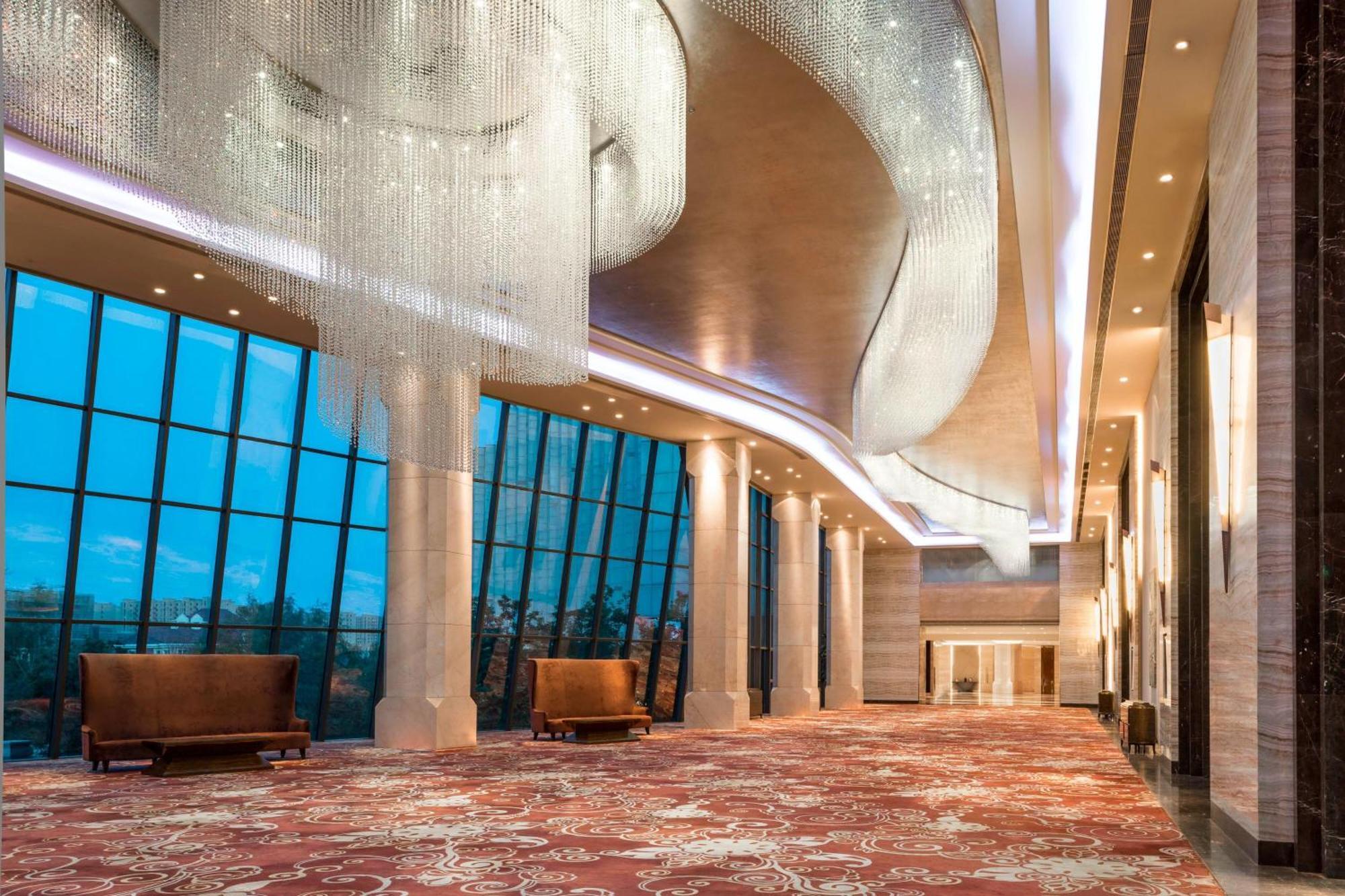 Sheraton Changchun Jingyuetan Hotel מראה חיצוני תמונה