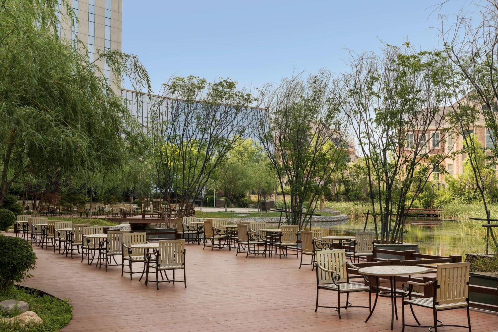 Sheraton Changchun Jingyuetan Hotel מראה חיצוני תמונה