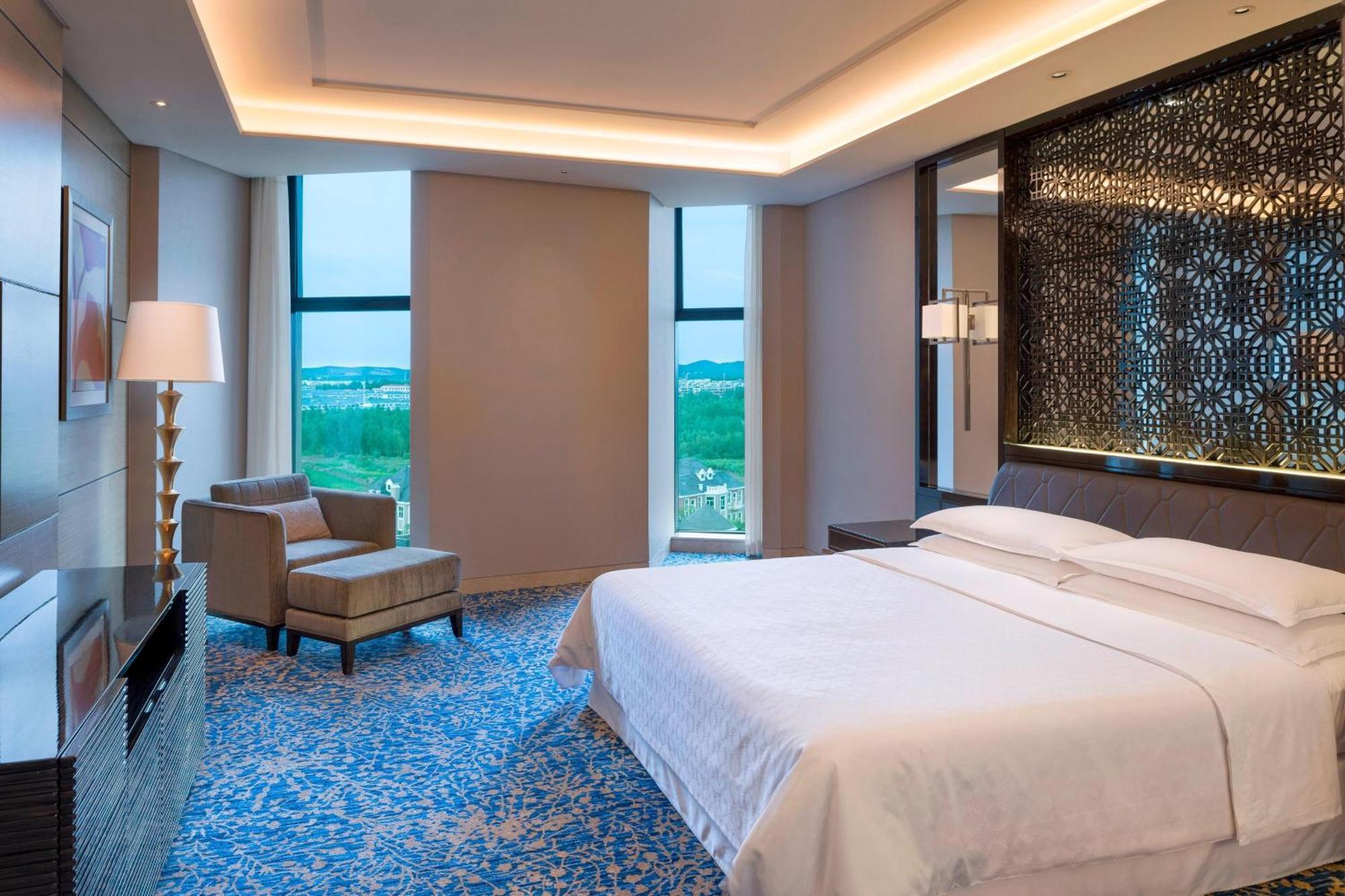 Sheraton Changchun Jingyuetan Hotel מראה חיצוני תמונה