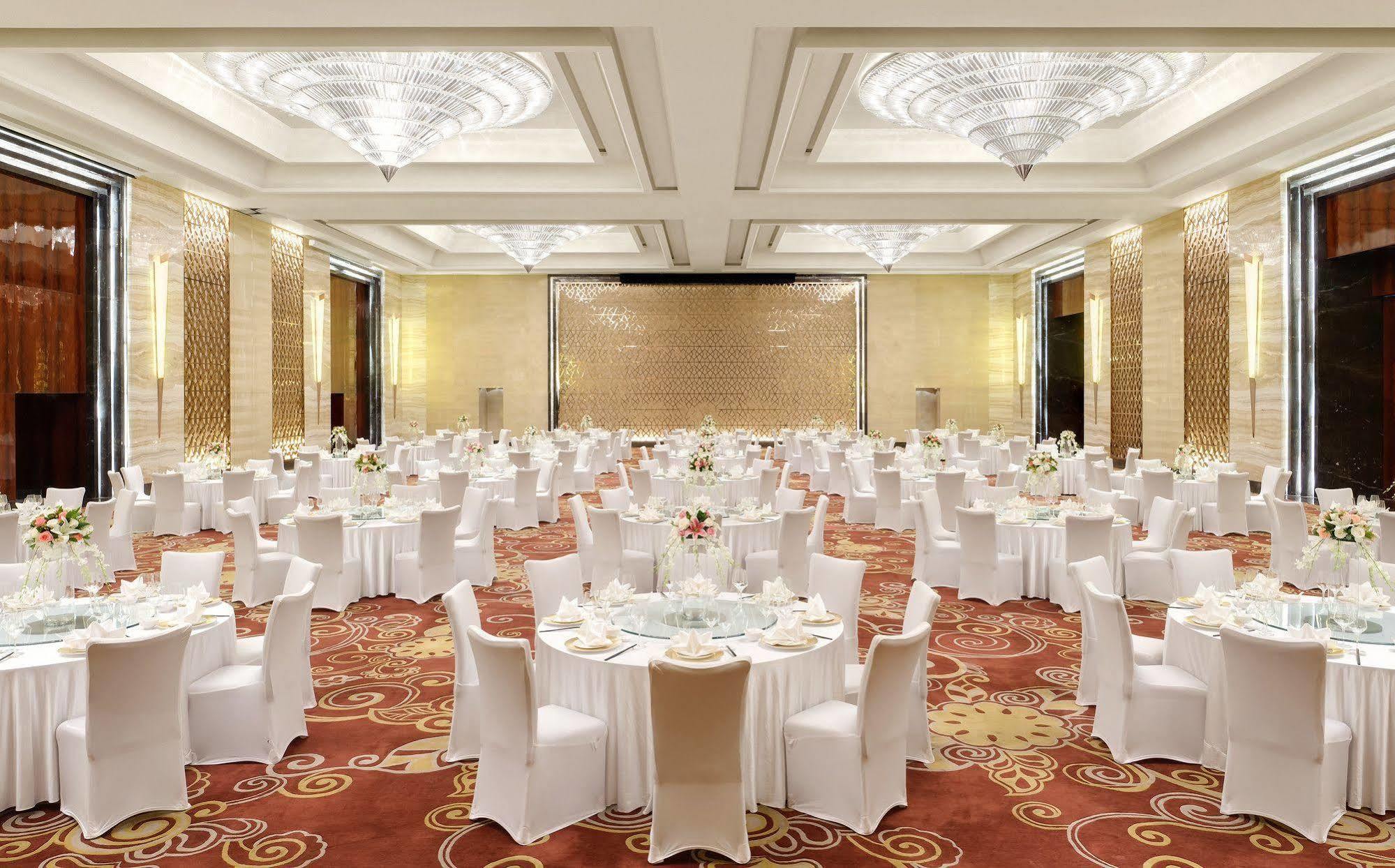 Sheraton Changchun Jingyuetan Hotel מראה חיצוני תמונה