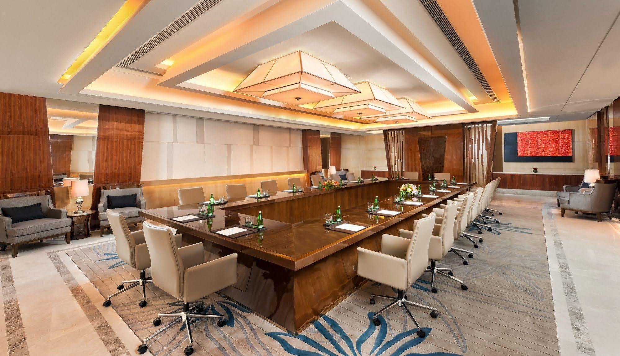 Sheraton Changchun Jingyuetan Hotel מראה חיצוני תמונה